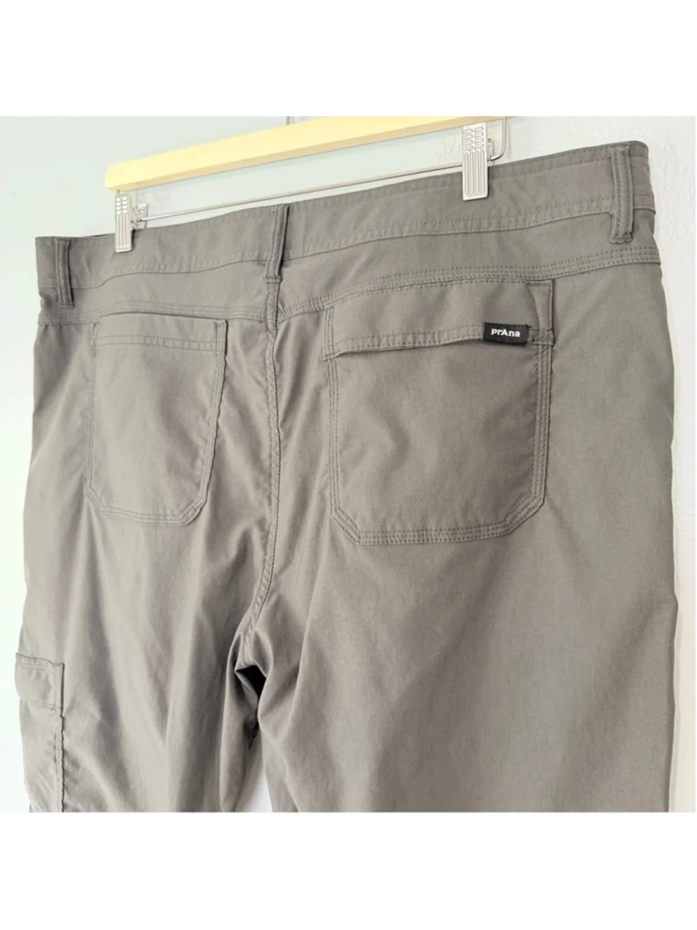 prAna Stretch Zion Gray Relaxed Fit Cargo Pants Men's Size 40X32 Outdoors Hiking